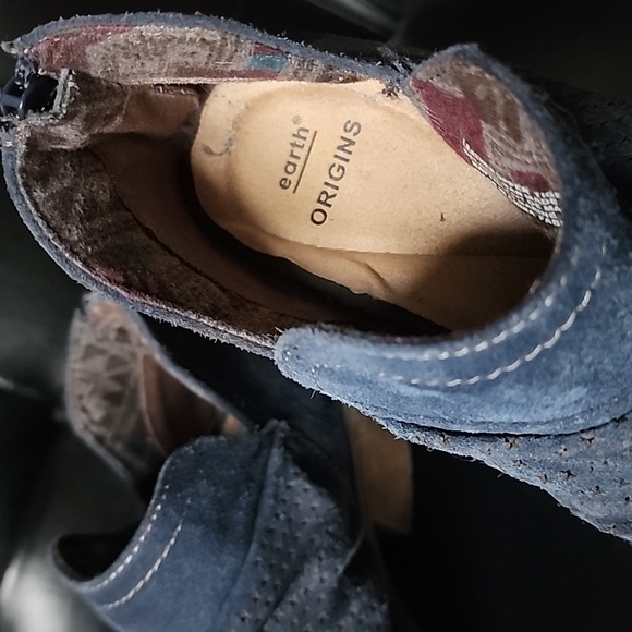 Earth Origins Amanda Blue Suede Ankle Bootie Women's Size 9 - Picture 8 of 10